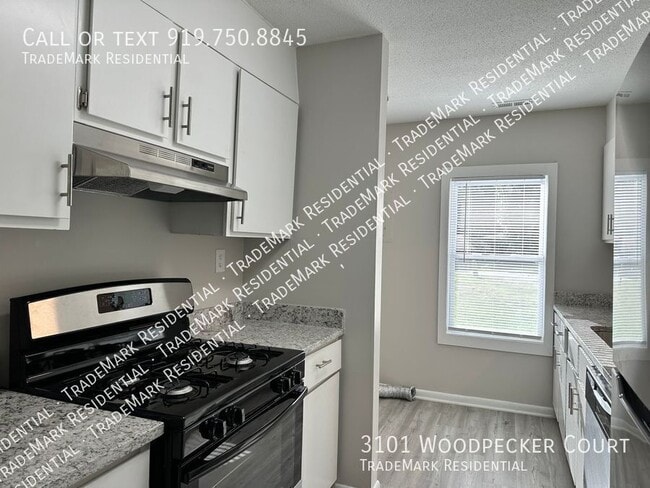 Building Photo - 3101 Woodpecker Ct