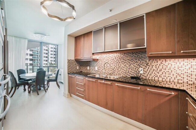 Foto del edificio - 3101 S Ocean Dr