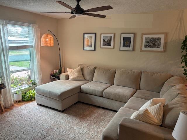 Foto del edificio - 7104 Hardy Dr