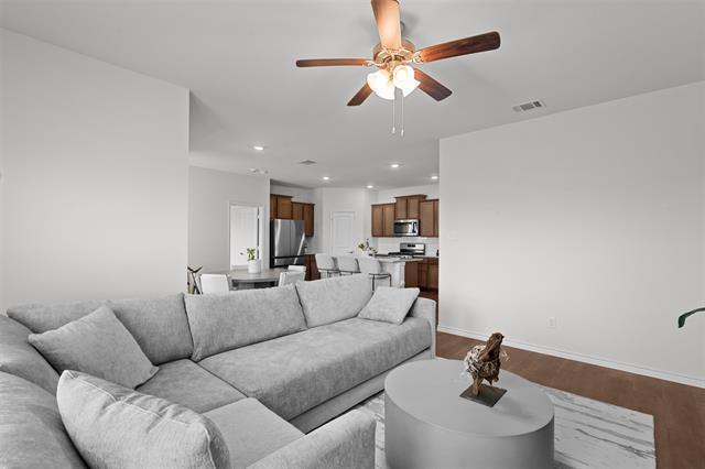 Foto del edificio - 1613 Sunny Grove Dr