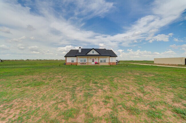 Foto del edificio - 9012 N County Rd 2700