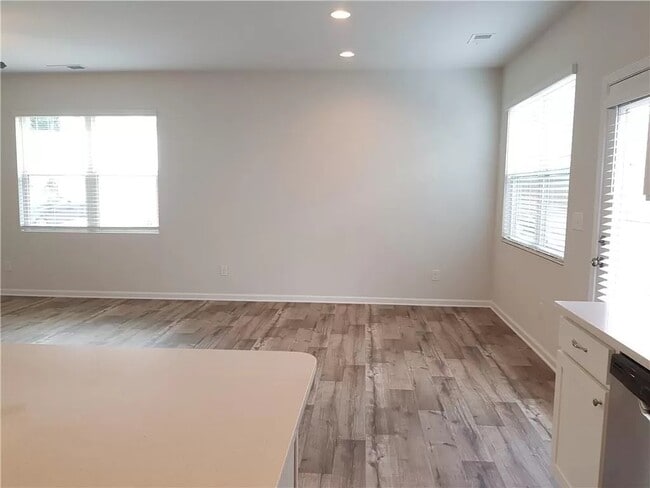 Foto del edificio - 102 Mansie Park Dr