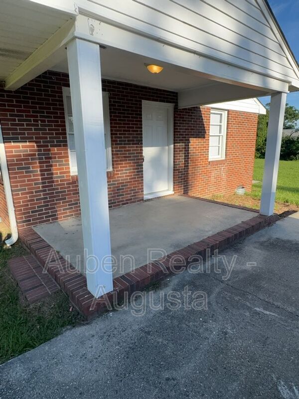 Foto del edificio - 3524 Rainbow Rd