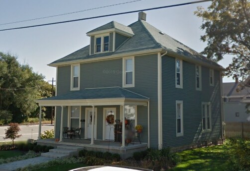 Foto principal - 235 E Washington St
