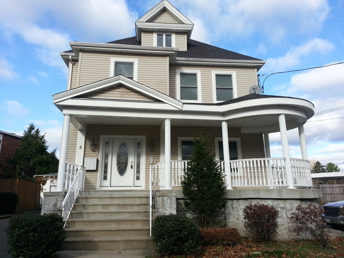 5 Myrtle St Unit 3, Saugus, MA 01906 Apartments in Saugus, MA