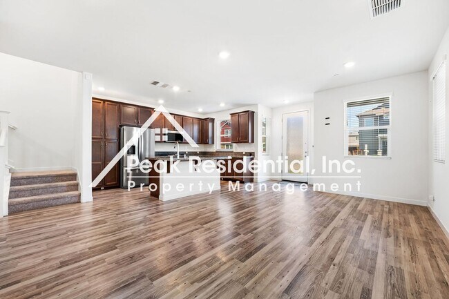 Building Photo - Updted South Natomas 3bd/2.5ba Home With 2...