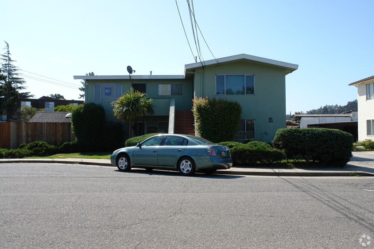 Building Photo - 44 E 41st Pl