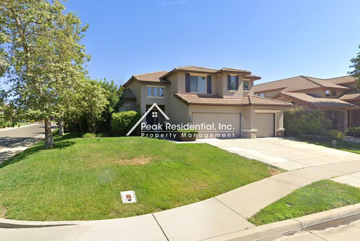 Primary Photo - Spacious Rancho Cordova 5bd/3ba Home with ...