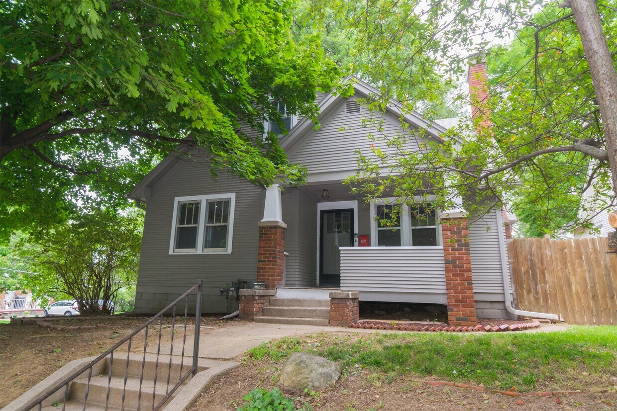 Foto principal - 2819 N 49th Ave
