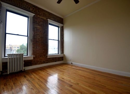 Primary Photo - 651 E 9th St