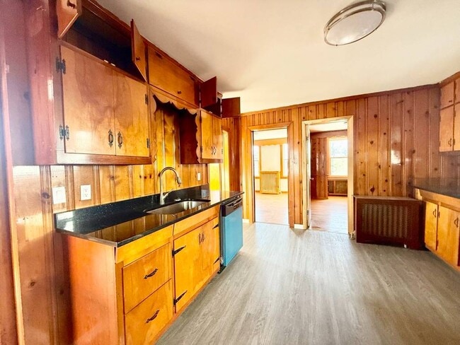 Foto del edificio - 15-24-24 125th St