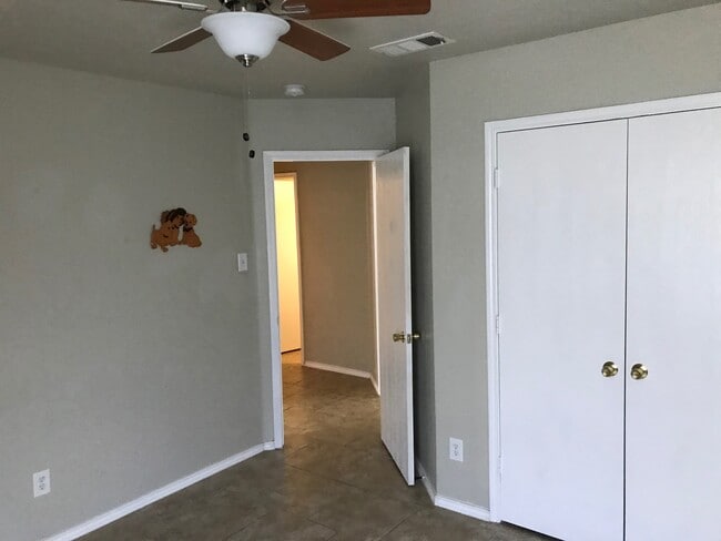 Foto del edificio - 713 Cooper Ln