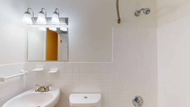 Foto del edificio - 901 Coventry Ln