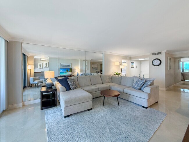 Building Photo - 3400 N Ocean Dr