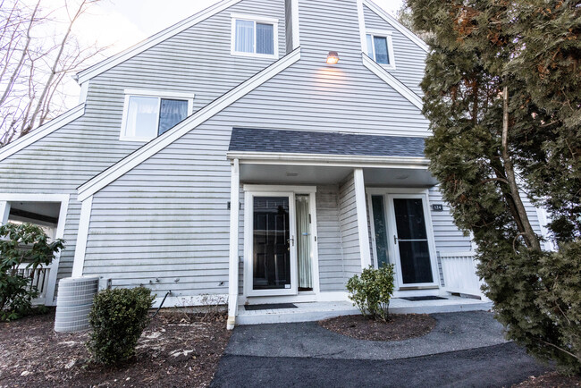 Building Photo - 123 Country Pl