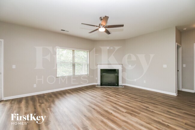 Building Photo - 2057 Massey Ln