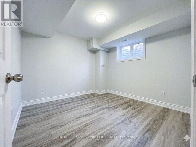 Photo du bâtiment - 22 Vandervoort Dr