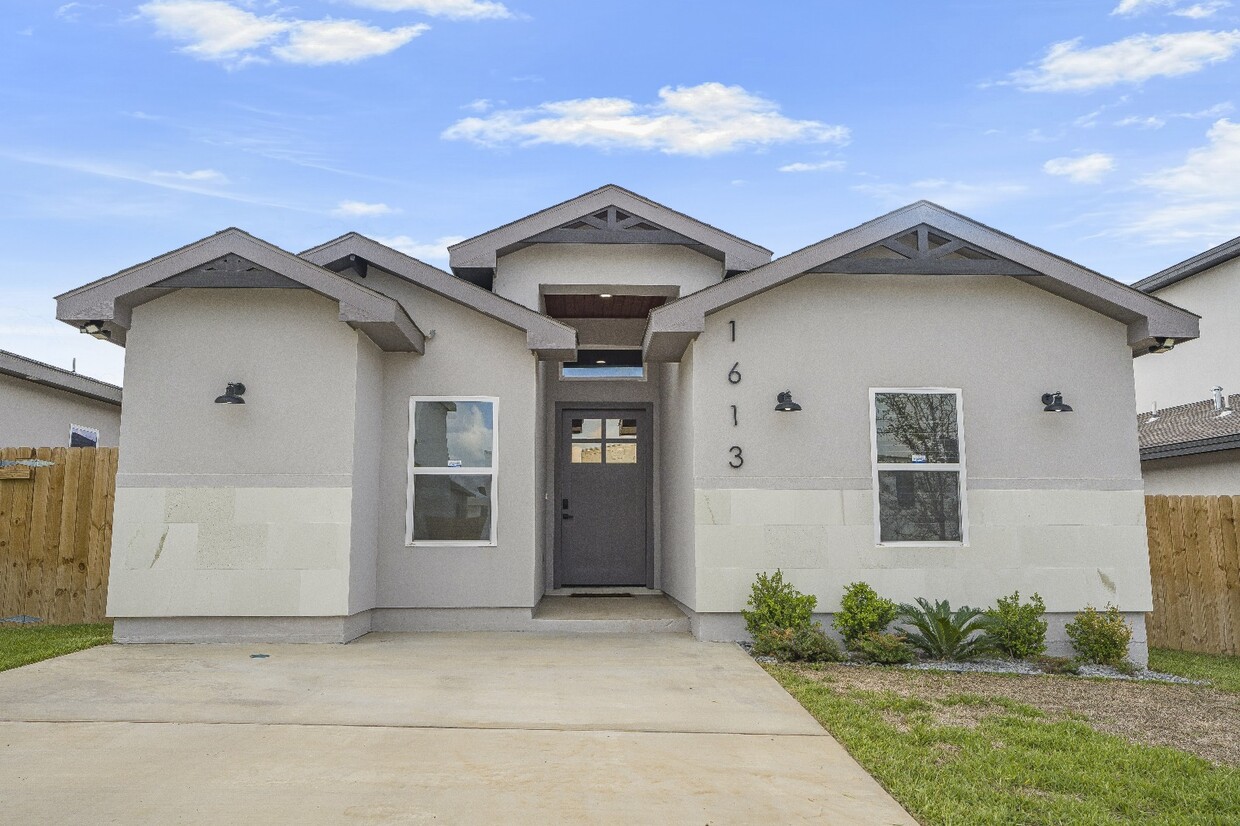 Foto principal - 1613 Coba Dr