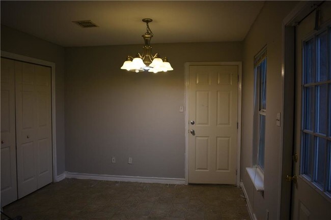 Building Photo - 13210 Country Dawn Dr