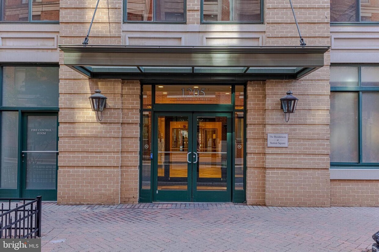 Foto principal - 1205 N Garfield St