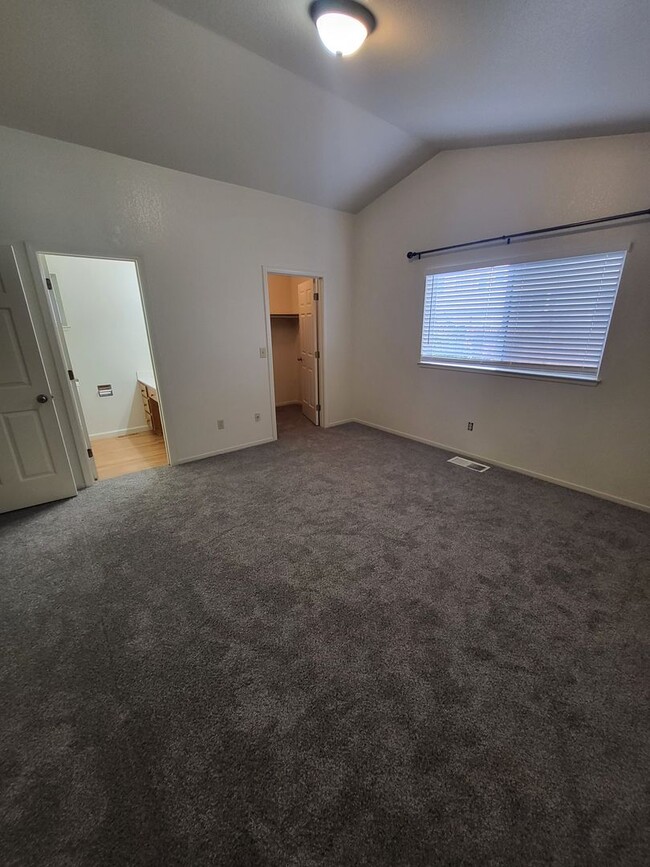 Building Photo - 630 Boulder Cir