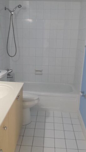 Building Photo - 7160 Fairway Dr