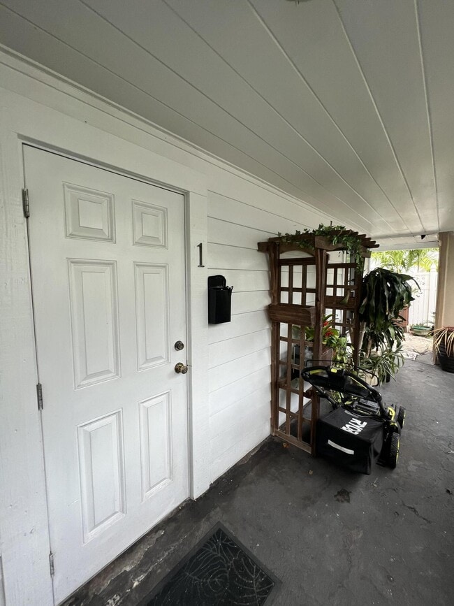 Building Photo - 311 Pershing Way