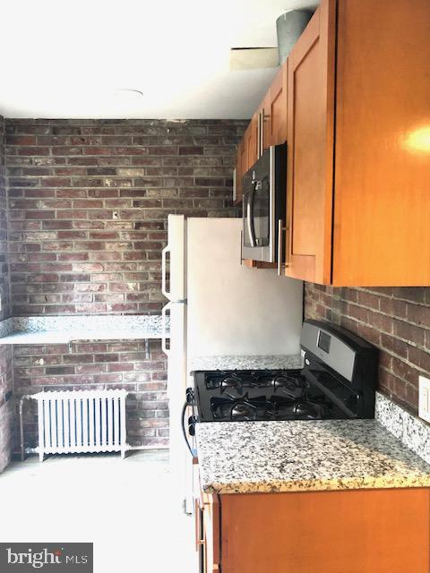 Building Photo - 2043 Moravian St