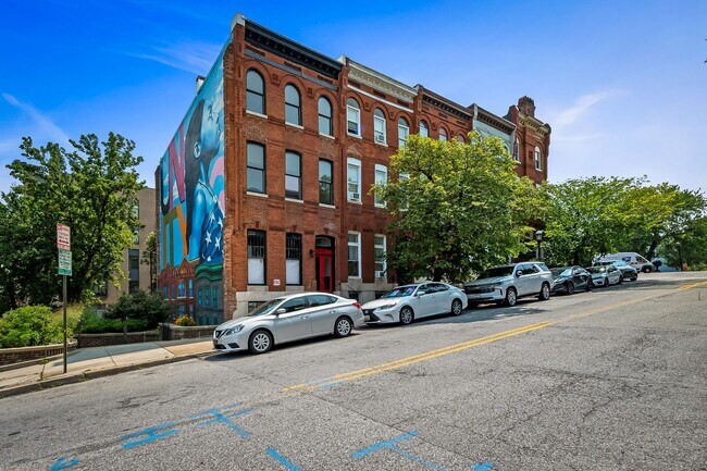 Building Photo - 1741 Park Ave