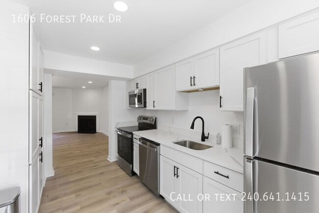 Photo - 1606 Forest Park Dr House