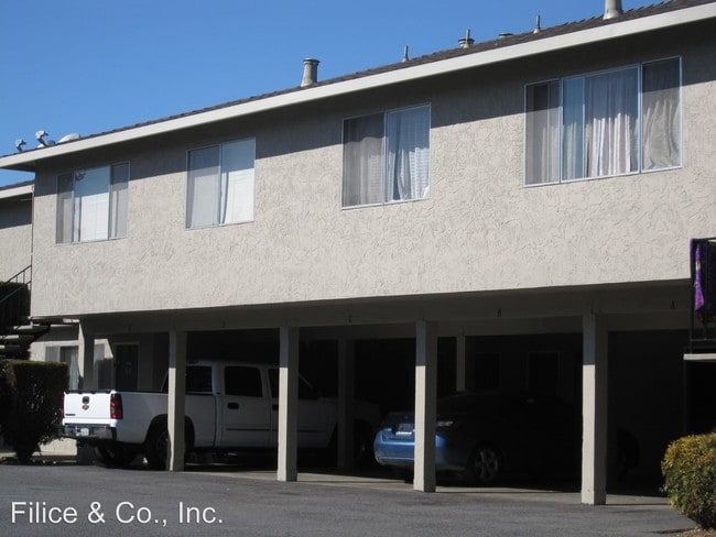 Building Photo - 8247 Kelton Dr