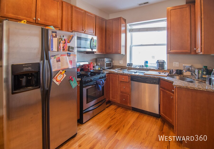 Foto principal - 1430 N Maplewood Ave
