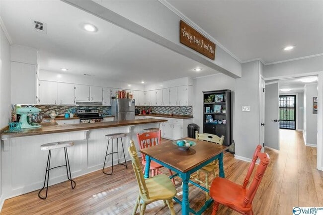 Building Photo - 623 E Tuscaloosa St