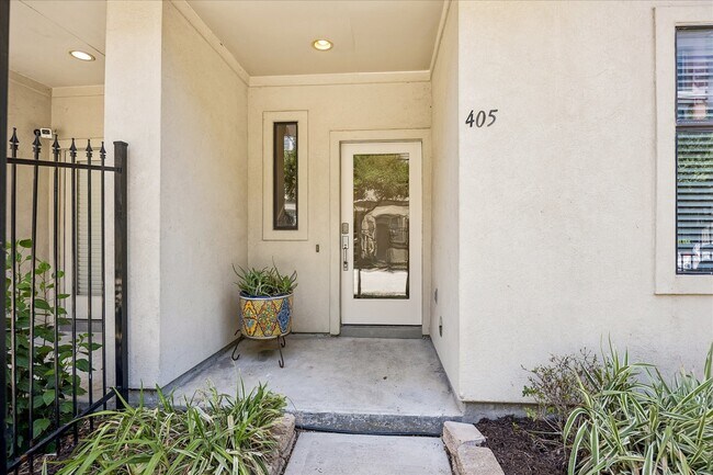 Foto del edificio - 405 Jackson Hill St