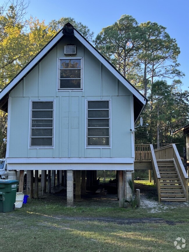Building Photo - 190 Chipola St
