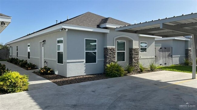 Foto del edificio - 2108 Redbud Ln
