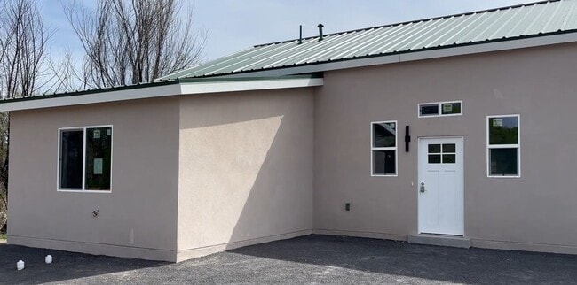 Building Photo - 705 N Railroad Ave