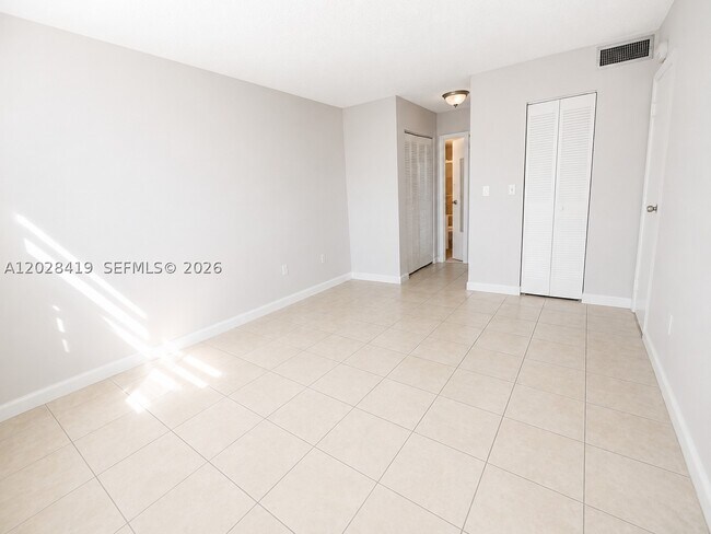 Foto del edificio - 16465 NE 22nd Ave