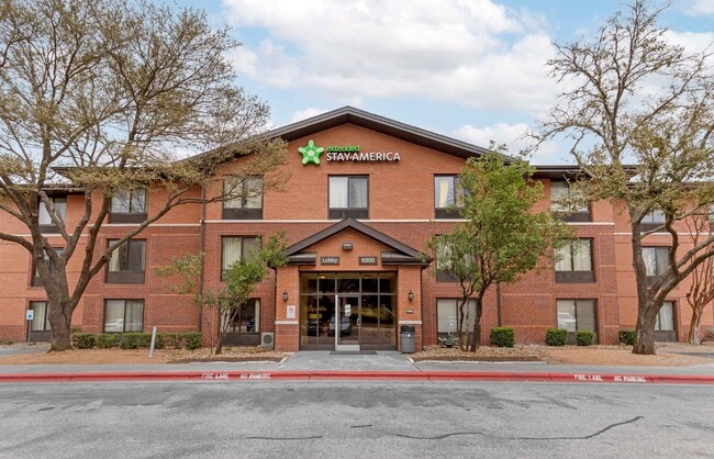 Building Photo - Furnished Studio-Austin - Metro