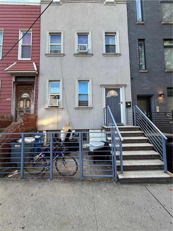 Foto del edificio - 740 Evergreen Ave