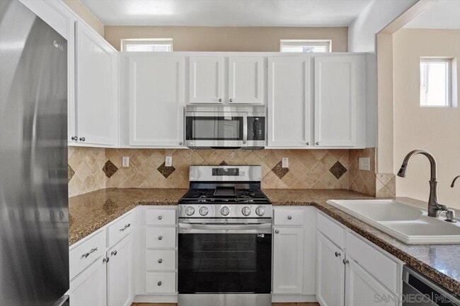 Building Photo - 9456 Compass Point Dr S