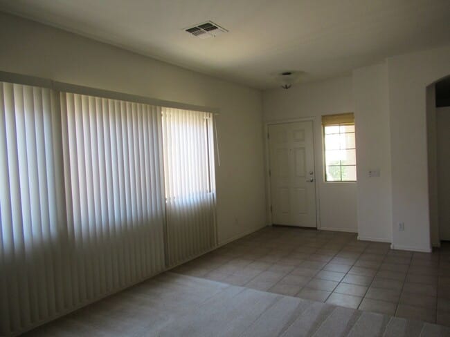 Foto del edificio - Nice 4 Bedroom Home in San Tan Valley!
