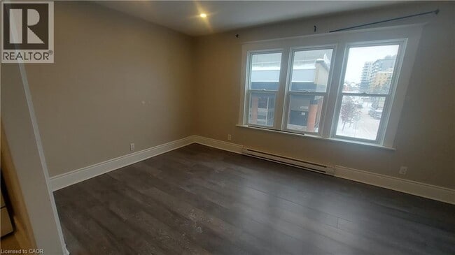 Building Photo - 181 King St E