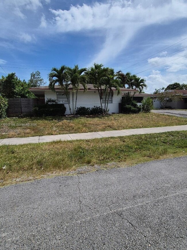 Building Photo - 10030 SW 164th Terrace