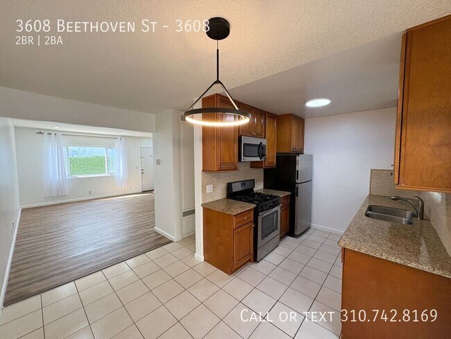 Foto del edificio - 3608 Beethoven St