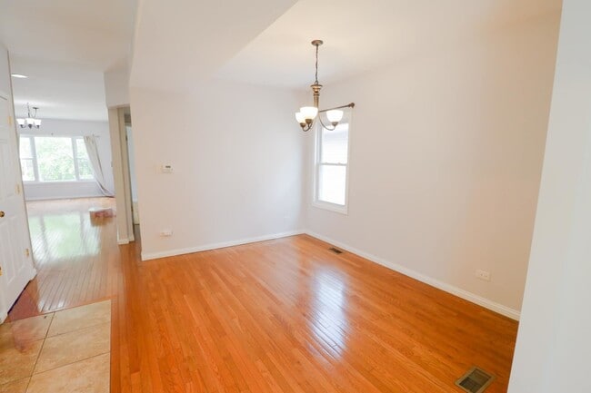 Foto del edificio - 6341 W Eddy St