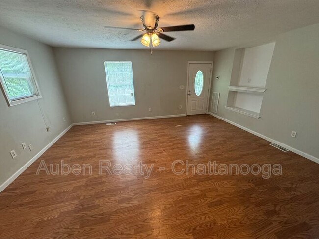Building Photo - 4320 E 44th St Pl