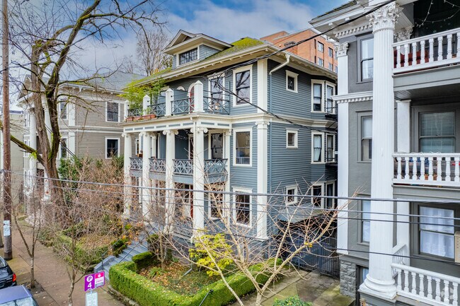Building Photo - 2056-2058 NW Flanders St