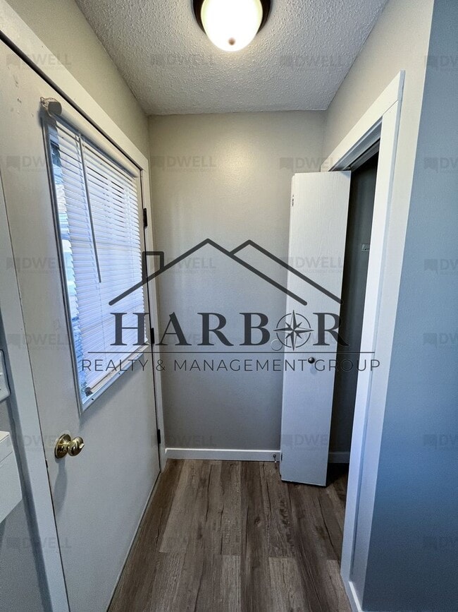 Foto del edificio - Renovated 1 Bedroom 1 Bath - SPECIAL: Lower rent for a 6 month Lease