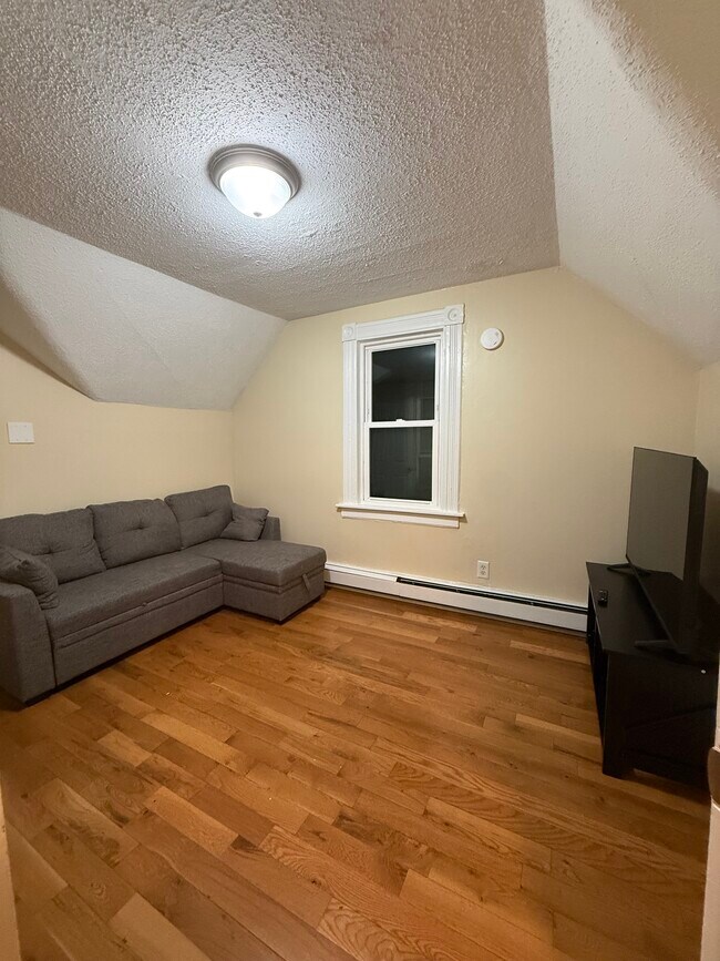 Foto del edificio - 117 Lloyd St